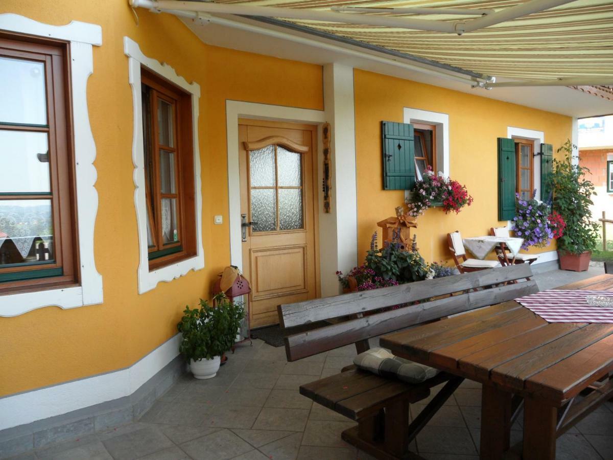 Weingut Stoff Bed & Breakfast Kitzeck im Sausal Ngoại thất bức ảnh
